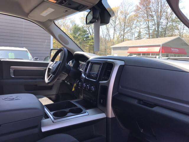 2015 RAM Ram Pickup 1500 4x4 SLT 4dr Crew Cab 5.5 ft. SB Pickup